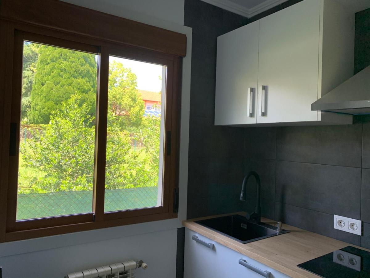 A Casa Vermella Con Jardin A 10 Minutos De Santiago De Compostela Apartment Ortono Exterior photo